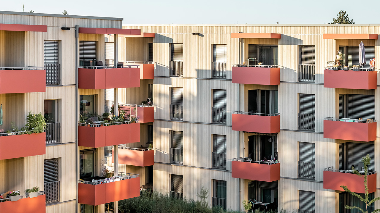 Das Bild zeigt Wohngebäude aus Holz im Quartier Schildacker